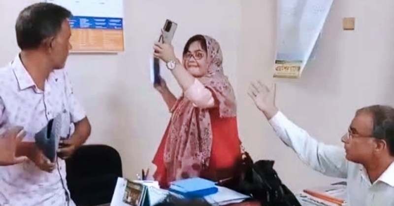সেই শিক্ষিকা সাময়িক বরখাস্ত, ধরাছোঁয়ার বাইরে শাহেদ আলী