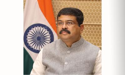 ভারতের শিক্ষামন্ত্রীর পদত্যাগ