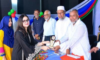 সিরাজগঞ্জে এসএসসিতে জিপিএ-৫ প্রাপ্ত কৃতি শিক্ষার্থীদের সংবর্ধনা ও বৃত্তি প্রদান