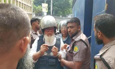 ‘এই গরমে এসব পরে মরেই যাব’