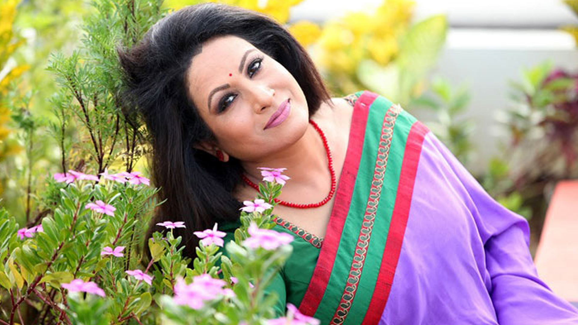 হজ করতে যাচ্ছেন চম্পা