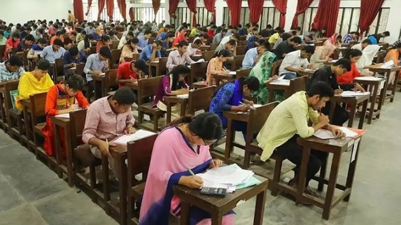 প্রাথমিকে ১৪ হাজার শিক্ষক যোগদানের সম্ভাব্য সময় জানাল মন্ত্রণালয়